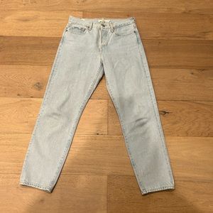 EUC size 28 Levi’s Wedgie jeans.